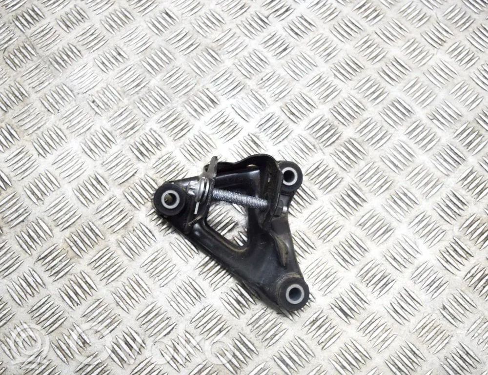 Tesla Model Y Engine mounting bracket 
