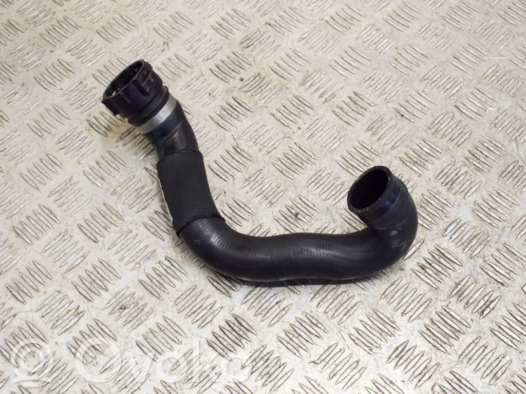 BMW 5 F10 F11 Tubo flessibile del liquido di raffreddamento del motore 