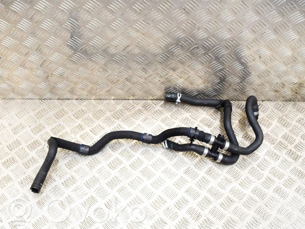 Volvo XC40 Tubo flessibile del liquido di raffreddamento del motore