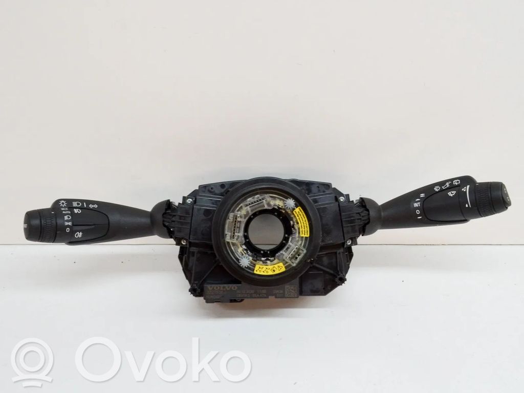 Volvo XC40 Palanca de intermitentes 