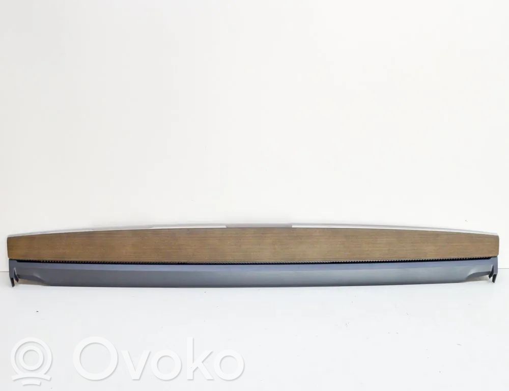 Tesla Model 3 Rivestimento del vano portaoggetti del cruscotto 