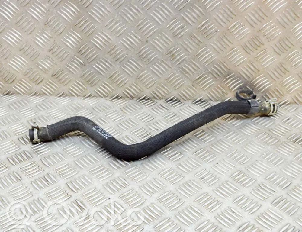 Audi e-tron Engine coolant pipe/hose 