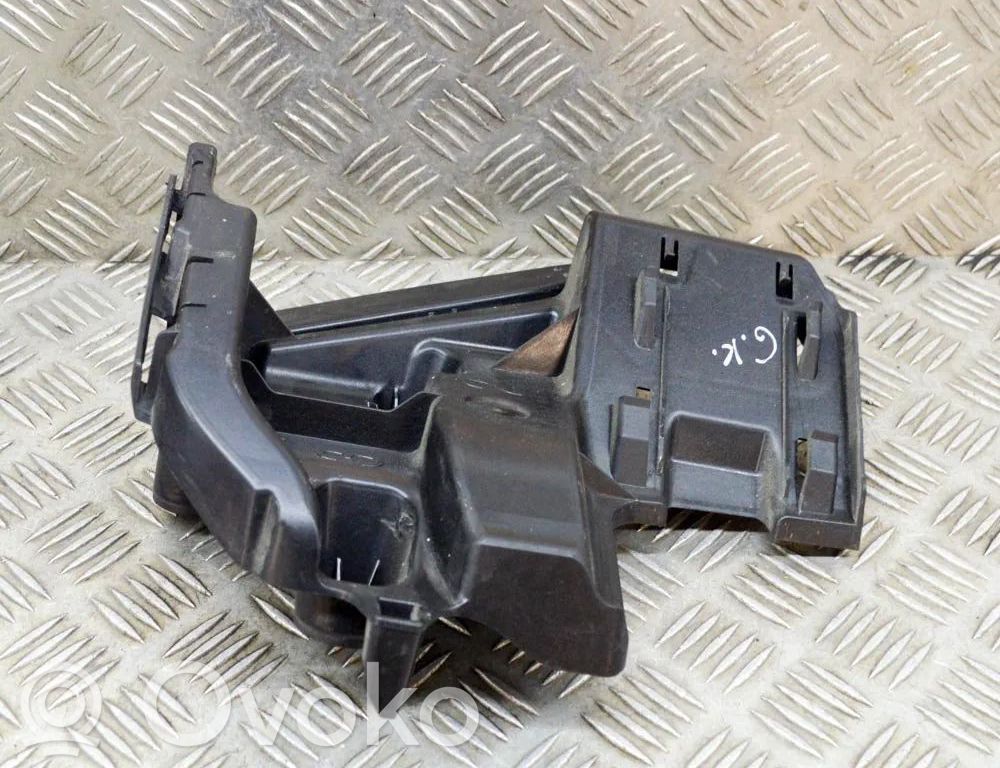 Audi e-tron Takapuskurin kannake 