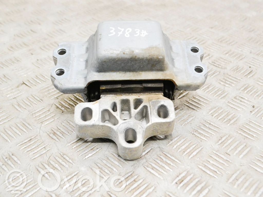 Audi Q3 8U Engine mount bracket 