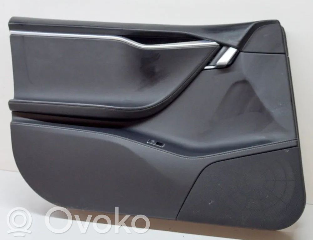 Tesla Model S Boczki / Poszycie drzwi przednich 