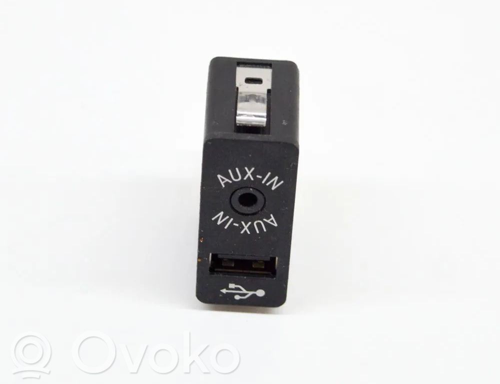 BMW i3 Conector priză AUX 