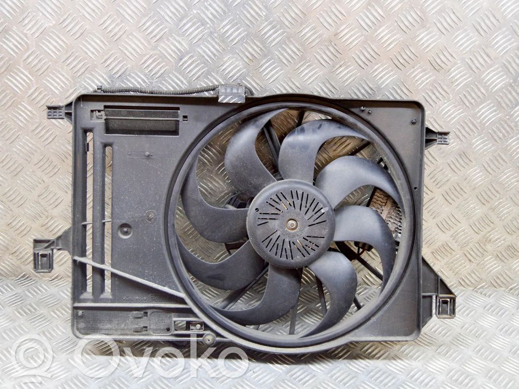 Ford Focus Radiator cooling fan shroud 