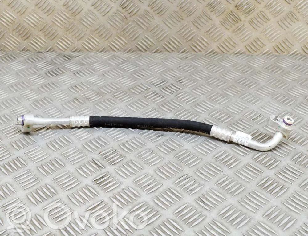 BMW i3 Ilmastointilaitteen putki (A/C) 