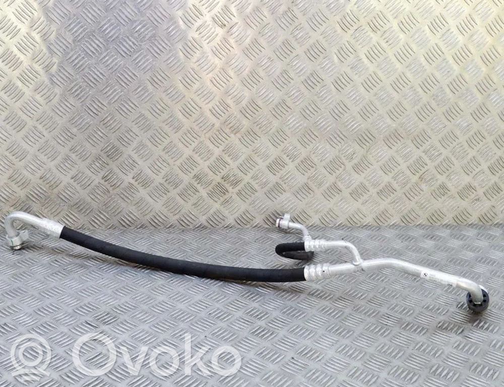BMW i3 Ilmastointilaitteen putki (A/C) 