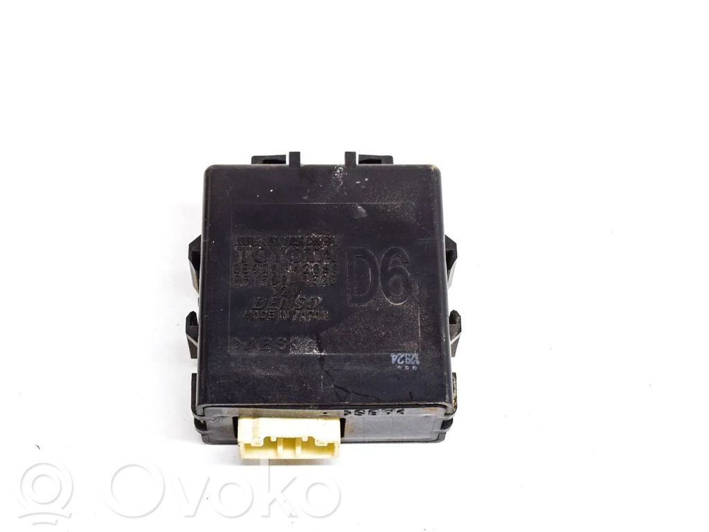 Toyota RAV 4 (XA50) Unidad de control/módulo del bloqueo de puertas 