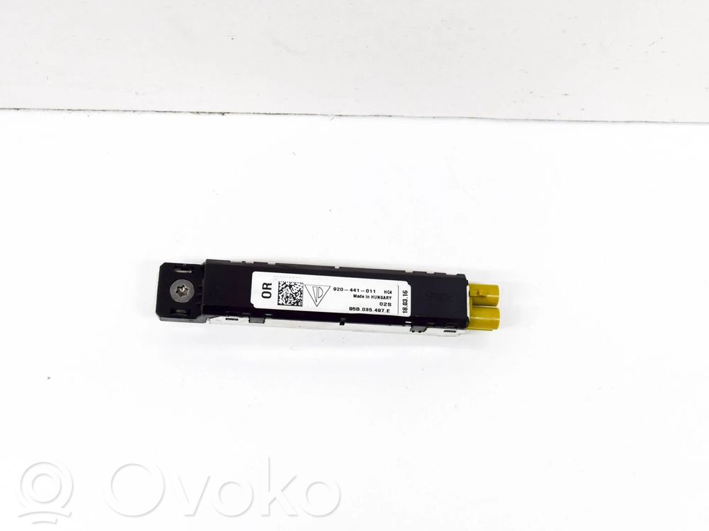 Porsche Macan (95B) Aerial antenna amplifier 