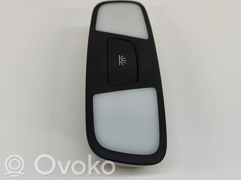 Audi Q3 8U Etuistuimen valo 
