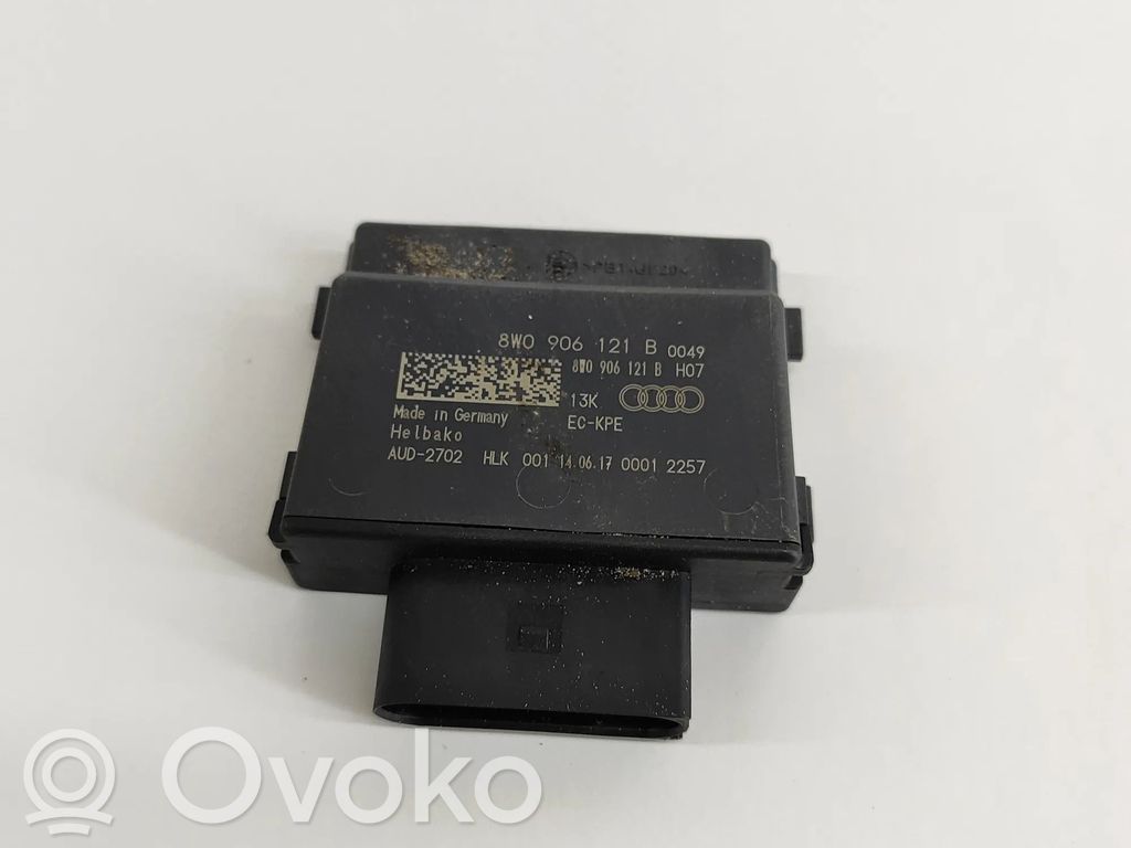 Fuel injection pump control unit/module   8W0906121B