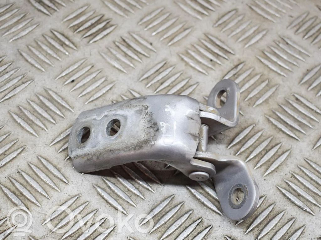 Toyota RAV 4 (XA50) Front door upper hinge 