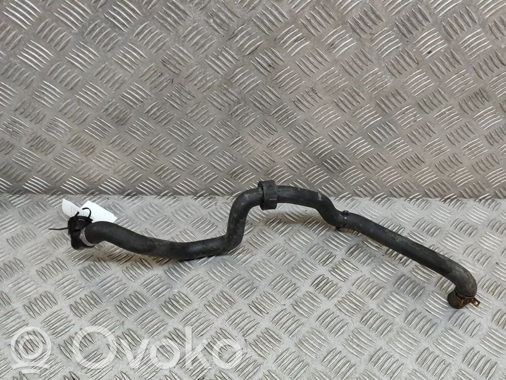 Mercedes-Benz CLA C117 X117 W117 Moottorin vesijäähdytyksen putki/letku
