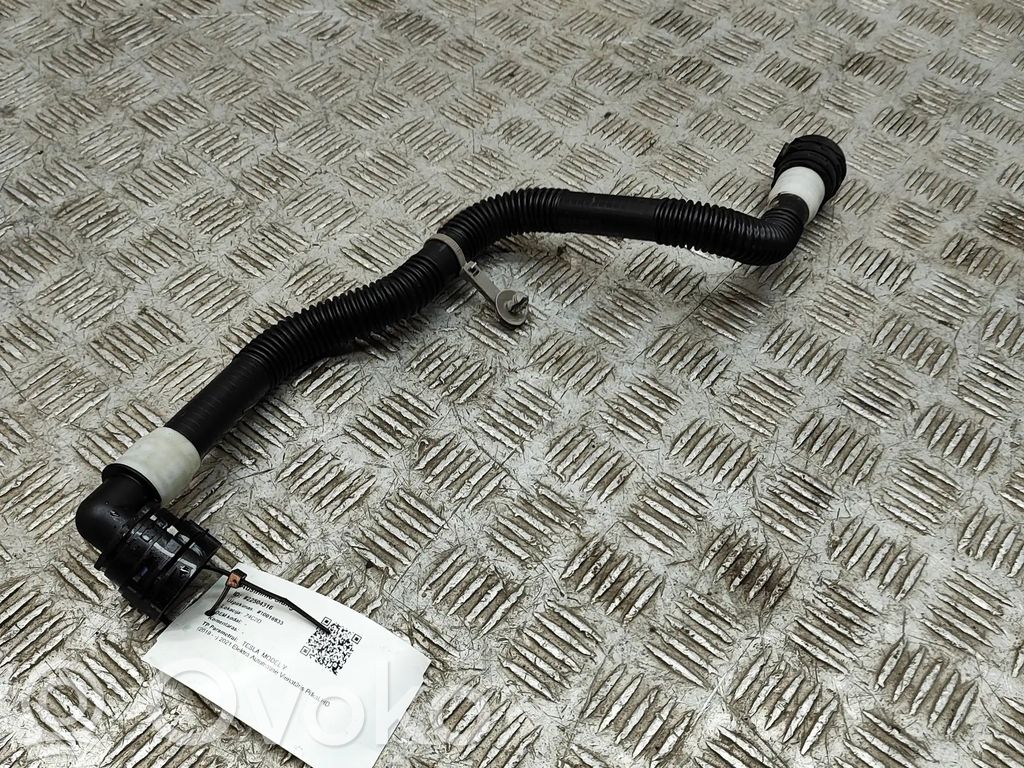 Tesla Model Y Engine coolant pipe/hose 