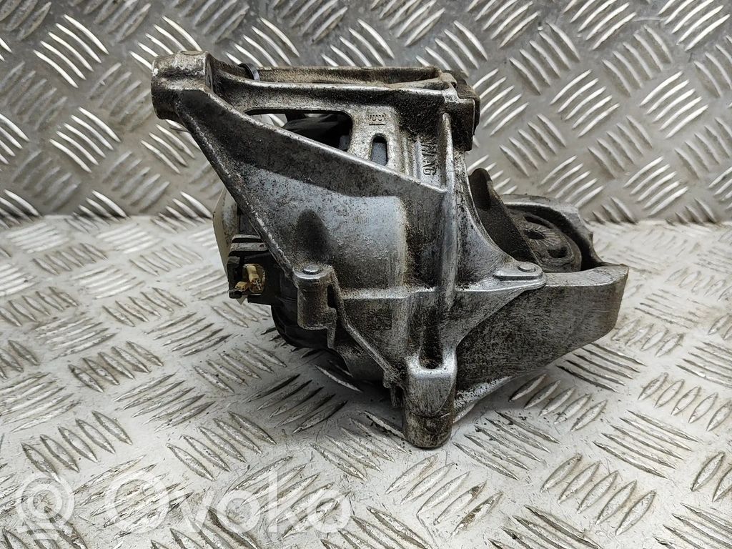 Audi Q5 SQ5 FY Engine mount bracket 