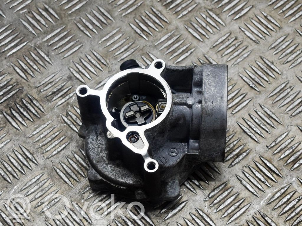 Volkswagen Golf VII Alipainepumppu 