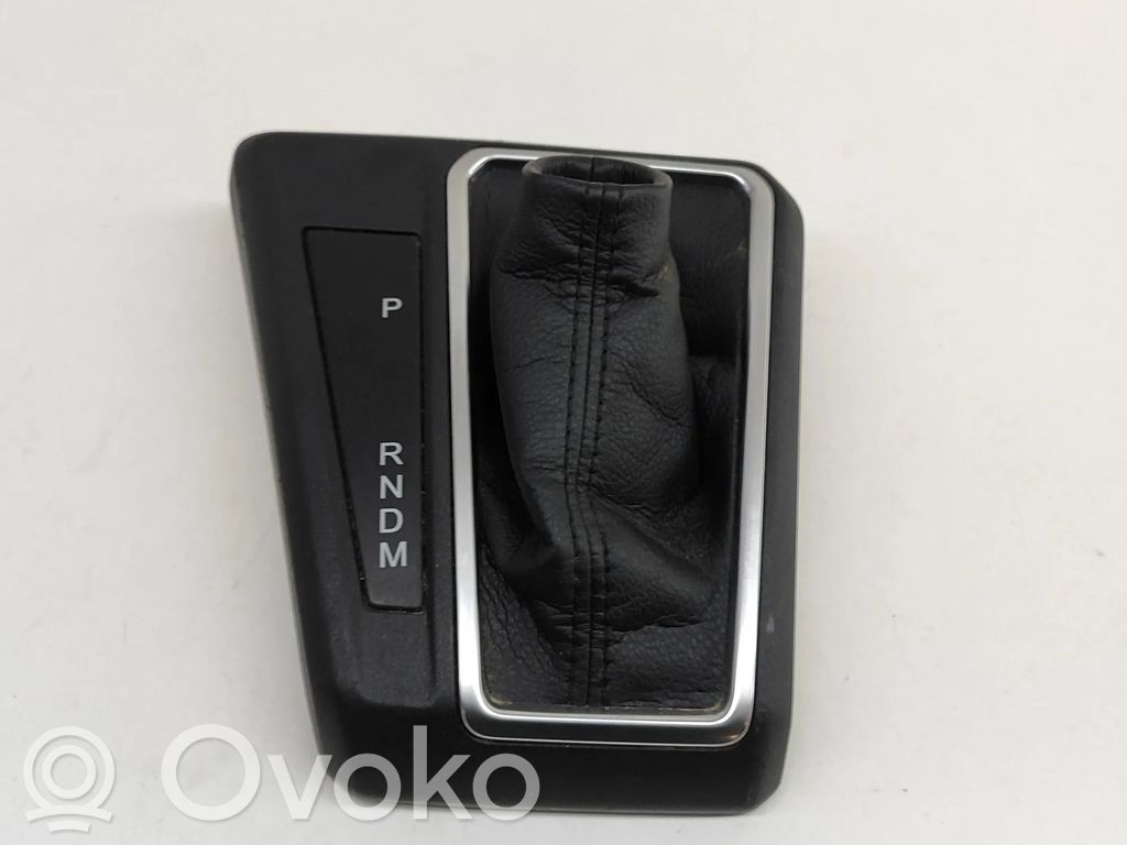 Contour de levier de vitesses   GK2P7K004AD,GK2P7K004AD3JA6