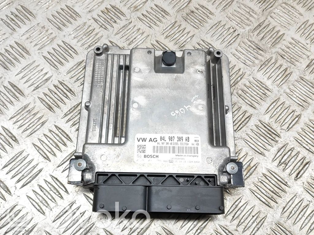 Audi Q3 8U Engine control unit/module 