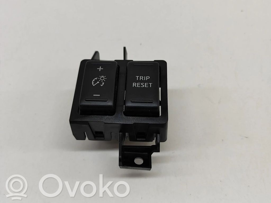 Nissan NP300 Otros interruptores/perillas/selectores 
