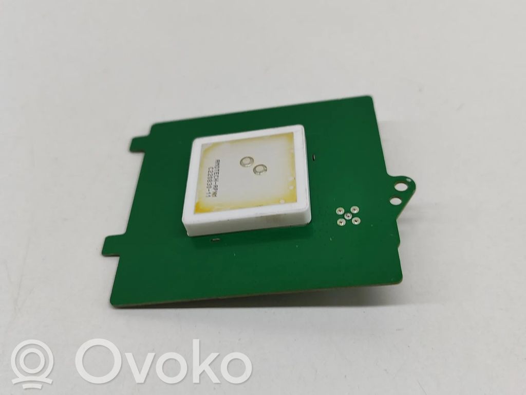 Tesla Model 3 Aerial antenna amplifier 