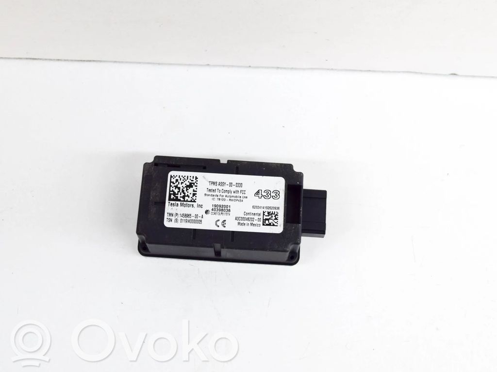 Tesla Model 3 Padangų slėgio valdymo blokas 