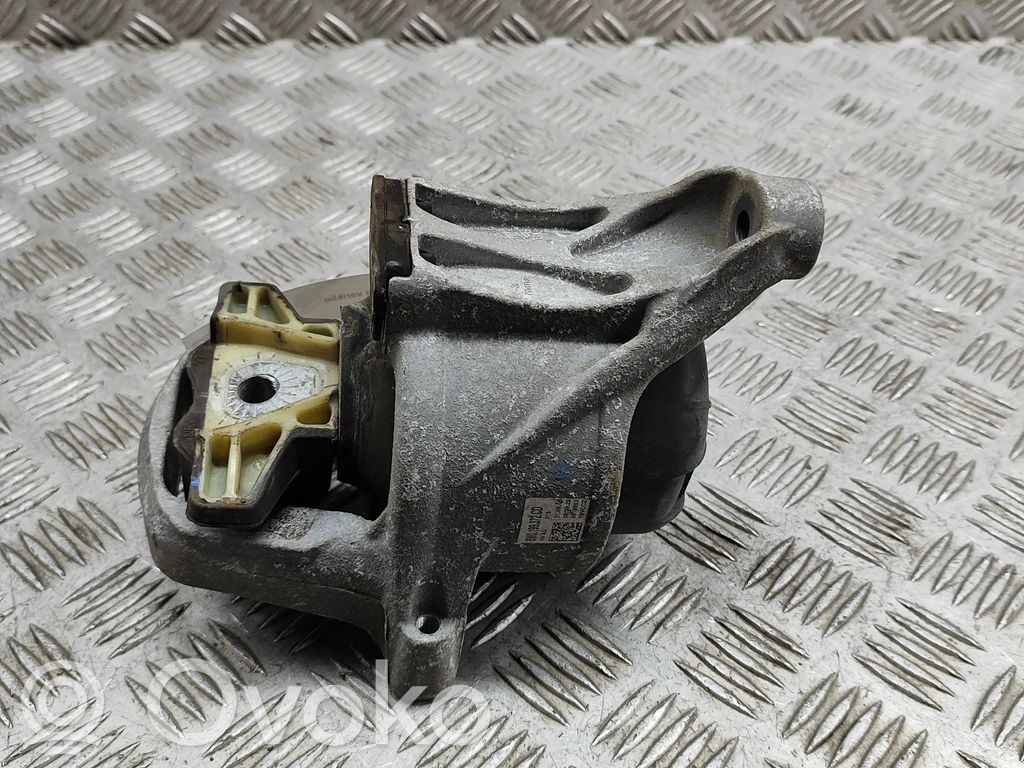 Audi A4 S4 B9 8W Engine mount bracket 