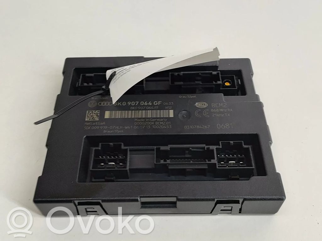 Audi A5 8T 8F Unidad de control/módulo de carrocería central 