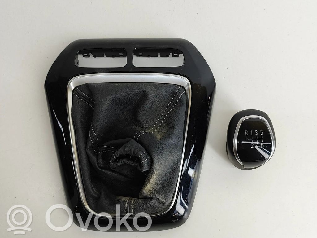 Opel Corsa F Ramka drążka zmiany biegów 