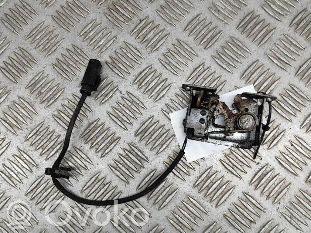 BMW X5 E70 Încuietoare capotă 