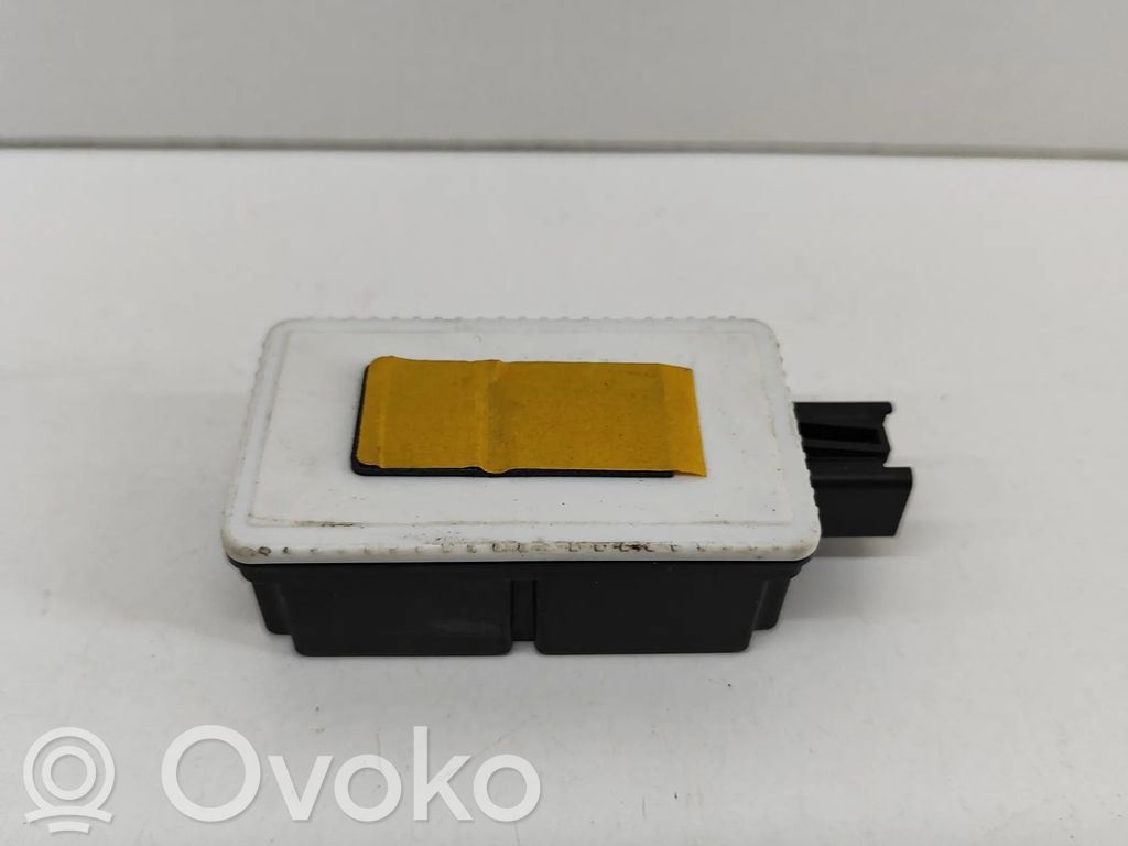 Volvo XC70 Keyless system antenna 