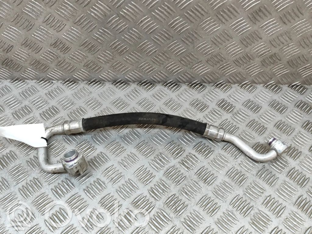 Volkswagen Golf VII Ilmastointilaitteen putki (A/C) 