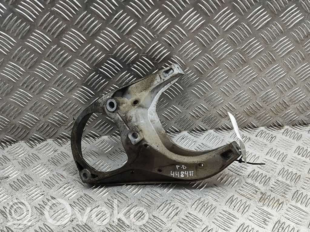 Porsche Macan (95B) Engine mounting bracket 