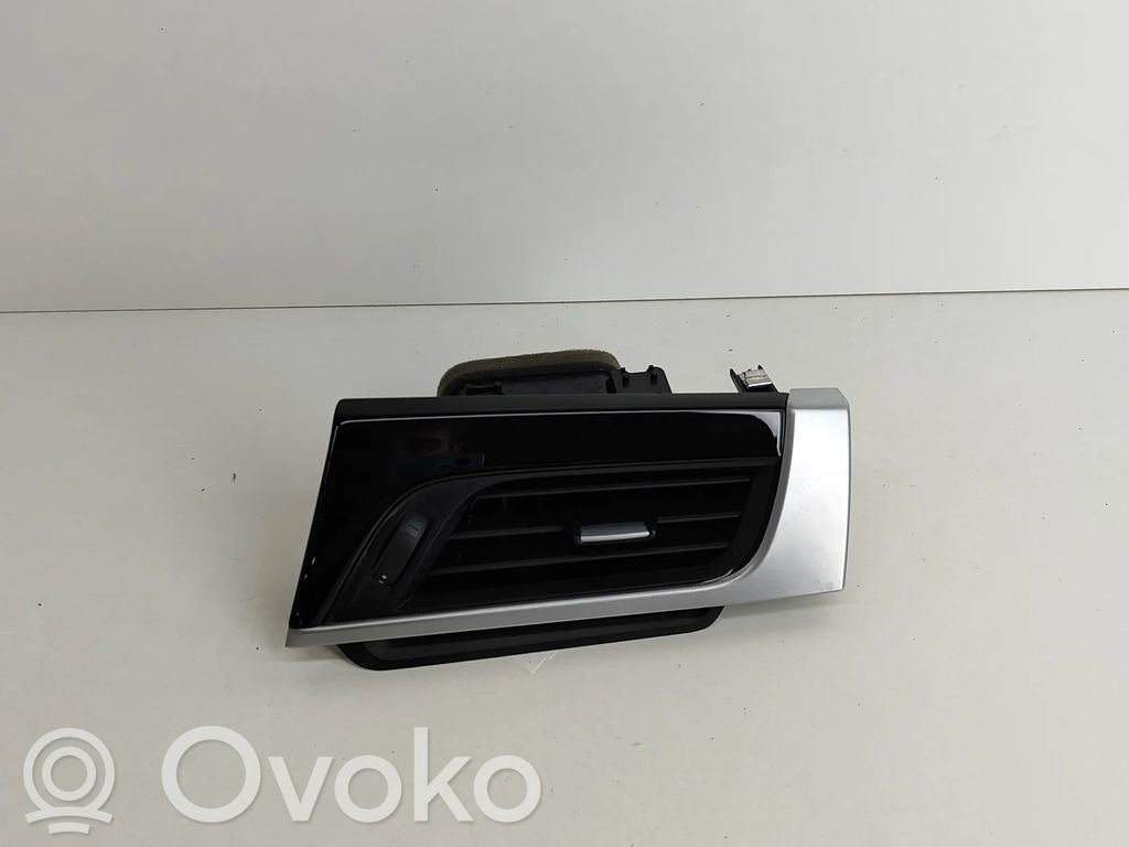 BMW X1 F48 F49 Dysze / Kratki nawiewu deski rozdzielczej 