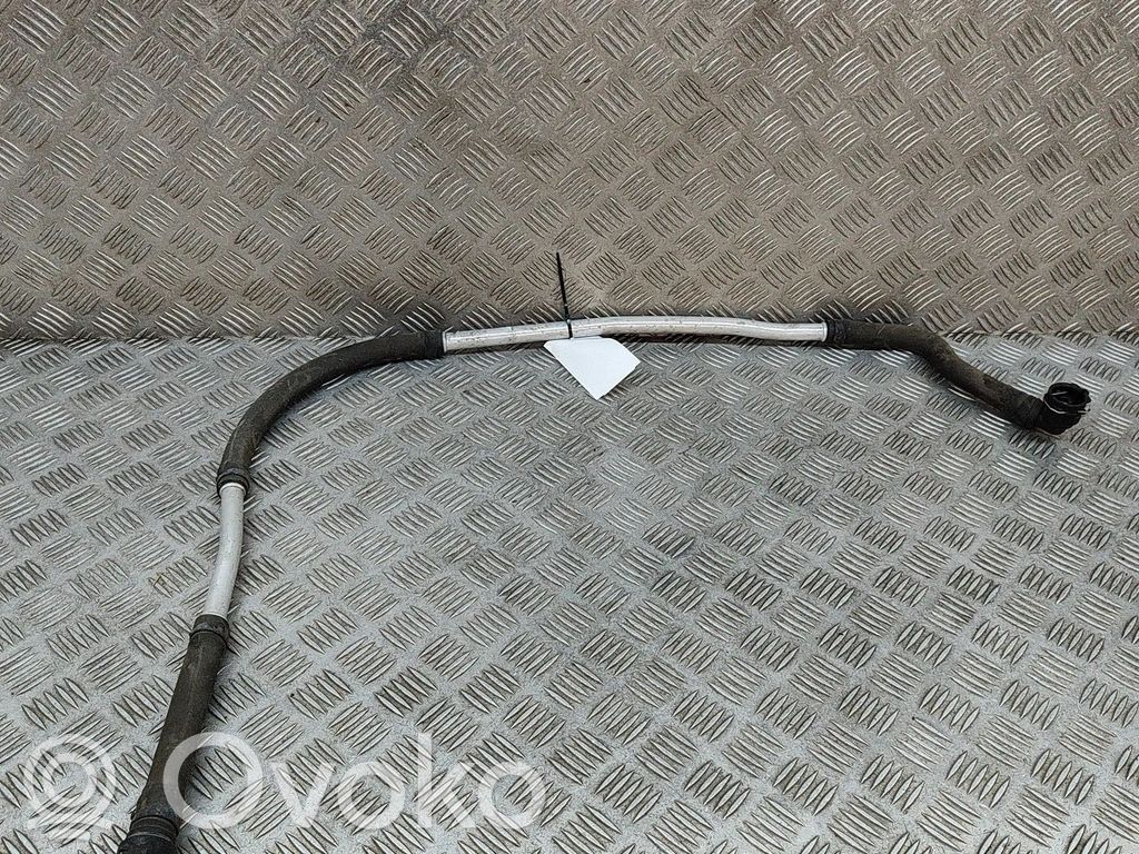 Volkswagen Golf VII Engine coolant pipe/hose 