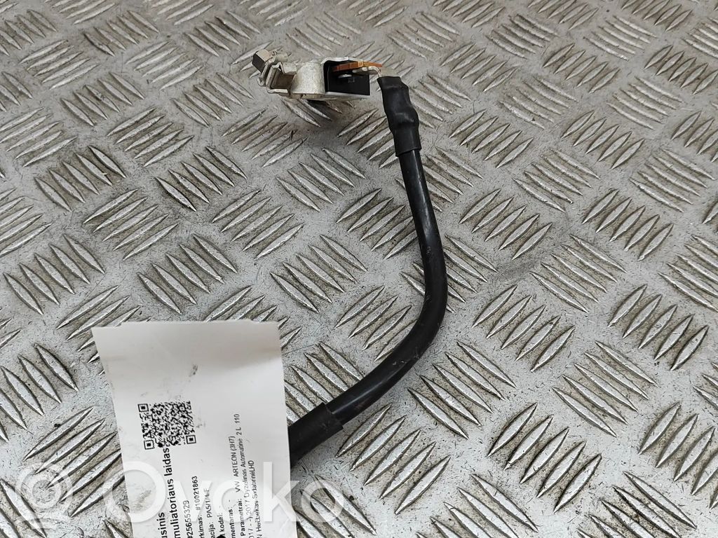 Volkswagen Arteon Minus / Klema / Przewód akumulatora 