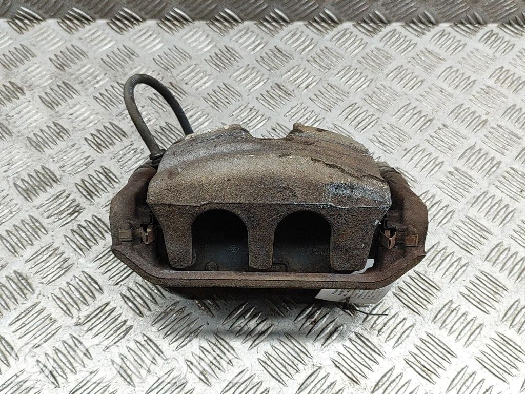 Etujarrusatula   1EA615105H
