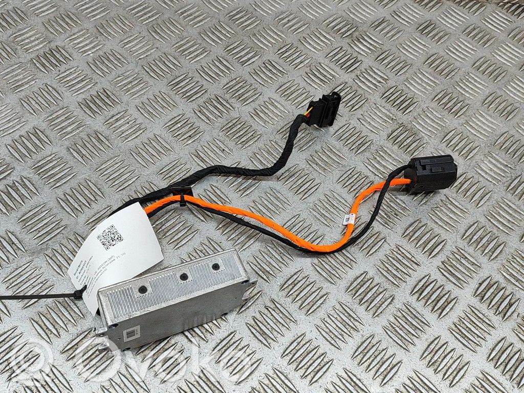 Inversor/convertidor de voltaje   5Q0907155C