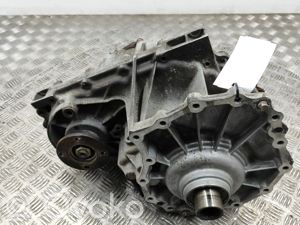 Skrzynia rozdzielcza / Reduktor   331007S110