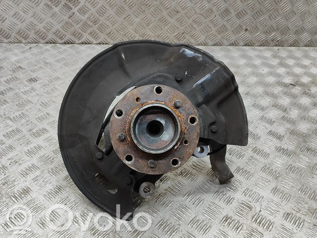 BMW 5 E39 Priekinė stebulė 