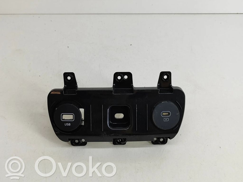 KIA EV6 Разъем USB 