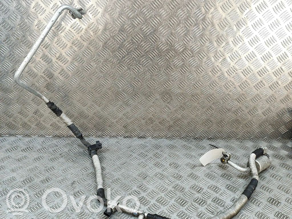 Volkswagen Golf VII Ilmastointilaitteen putki (A/C) 