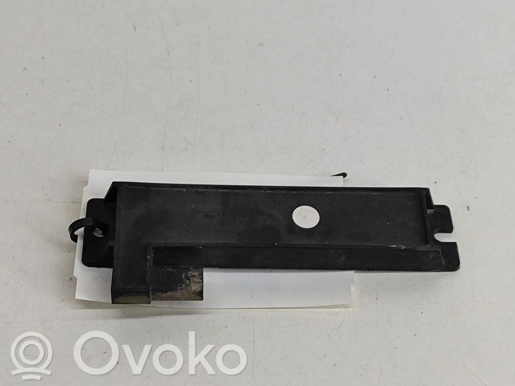 Tesla Model X Antenne des Keyless-Systems 