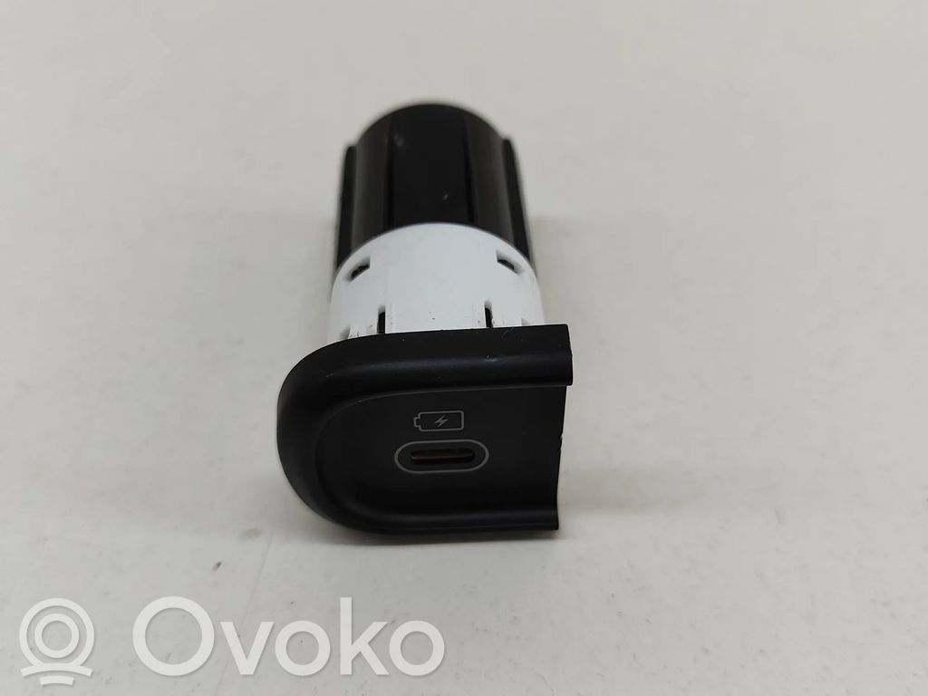 KIA Sportage USB socket connector 