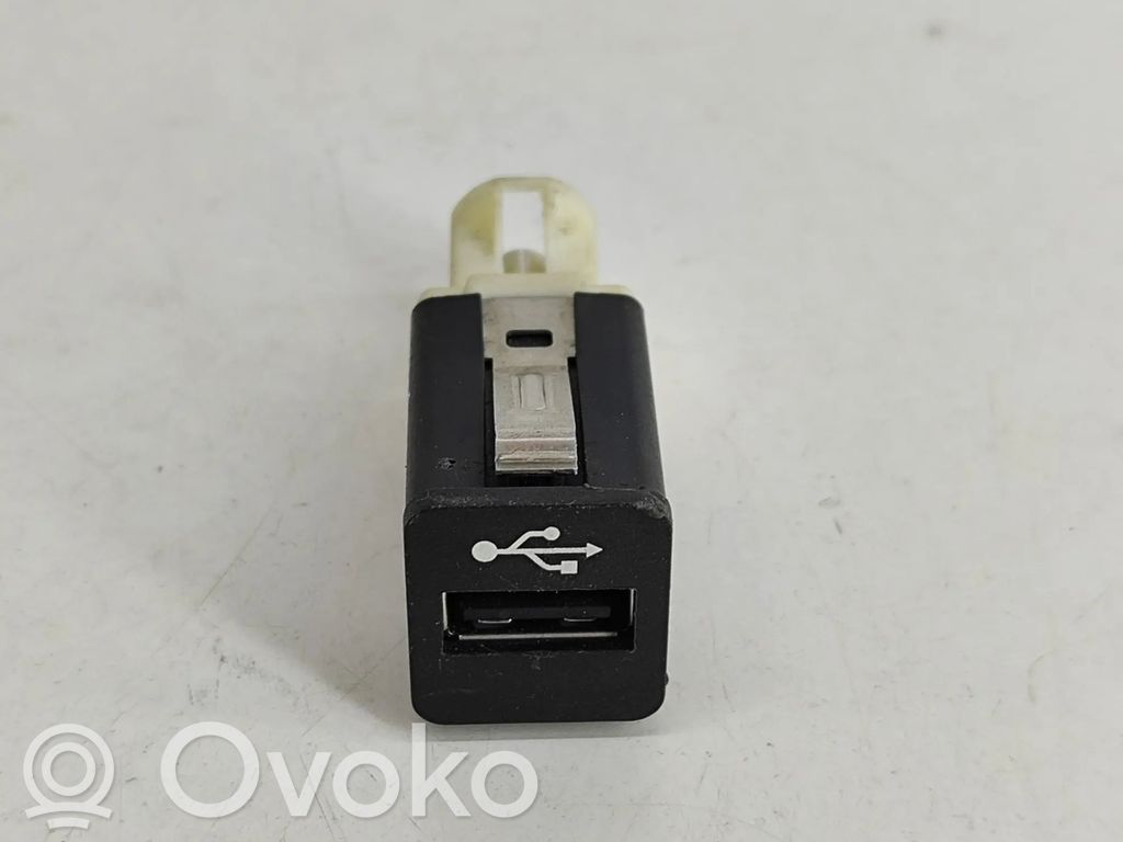 Enchufe conector USB   9237656