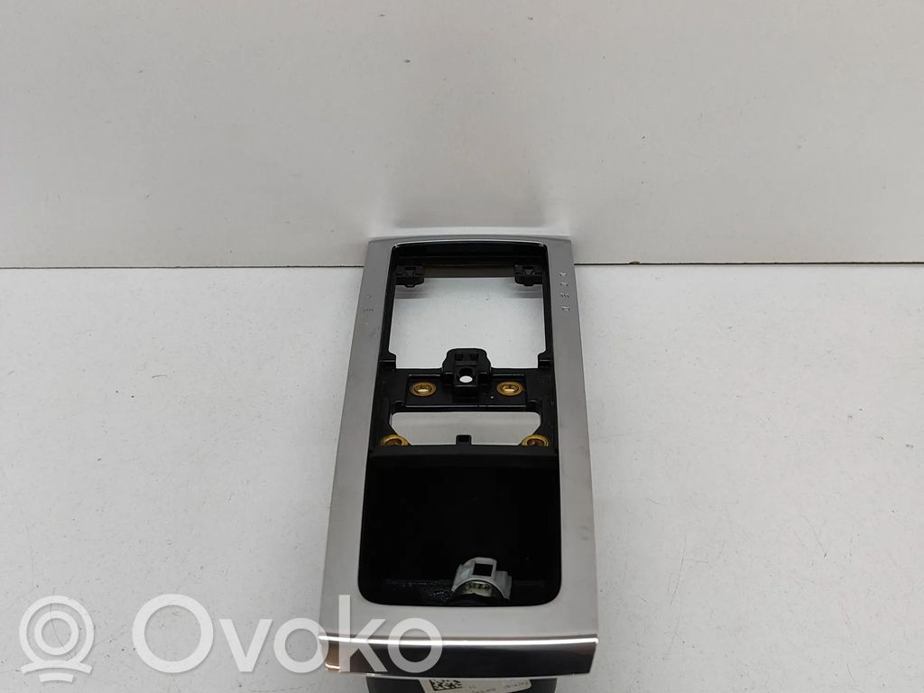 Porsche Macan (95B) Consola de plástico de la palanca de cambios 