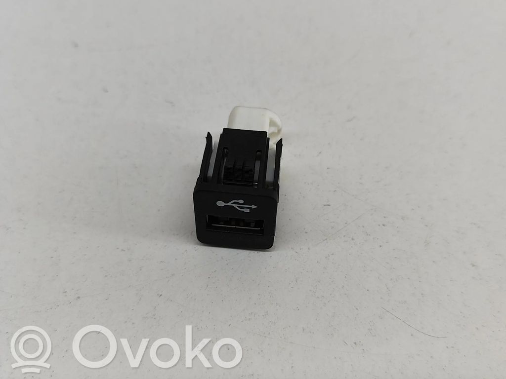 Enchufe conector USB   9229294