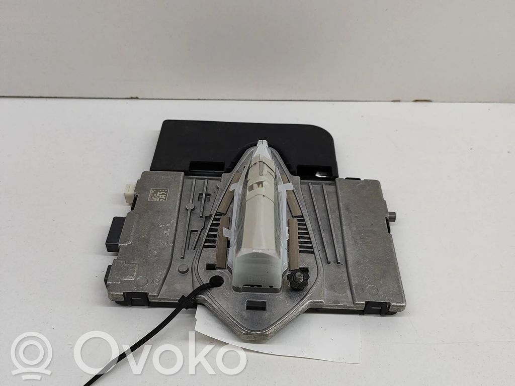Citroen C4 II GPS-pystyantenni 