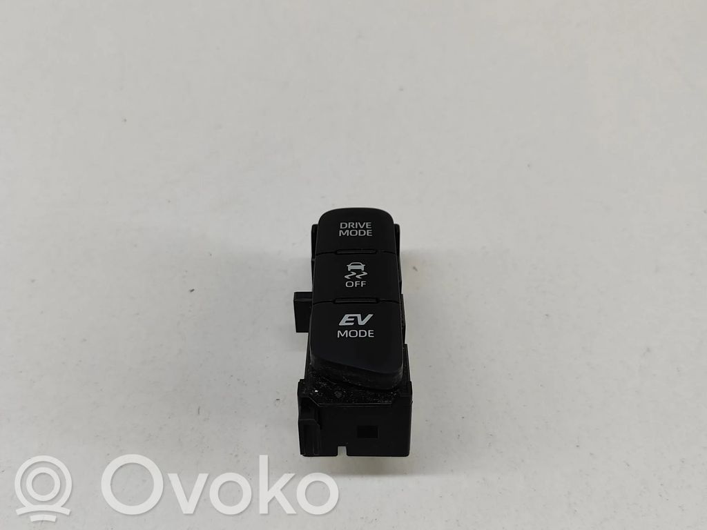 Toyota Yaris Cross Un conjunto de interruptores 